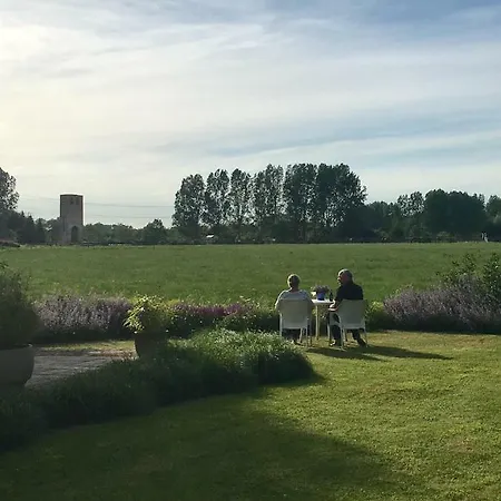 Semesterbostad De Heerlykheid *